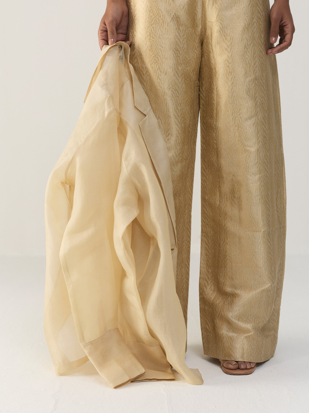 IVORY TIGER PRINT BARREL PANTS