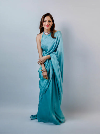 Kanika Kapoor In Handwoven Turquoise Blue Silk Saree