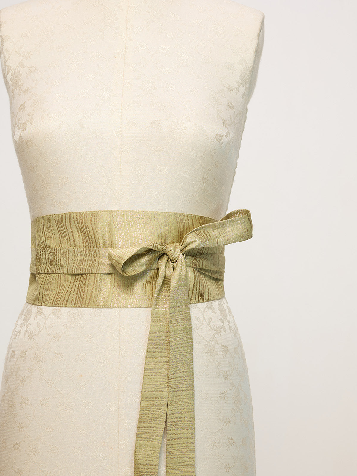 Handwoven Champagne Gold Banarasi Belt