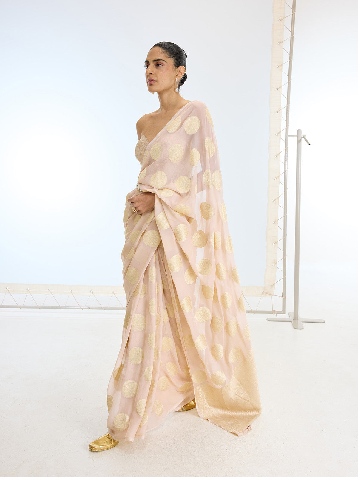 Handwoven Pink Georgette Saree