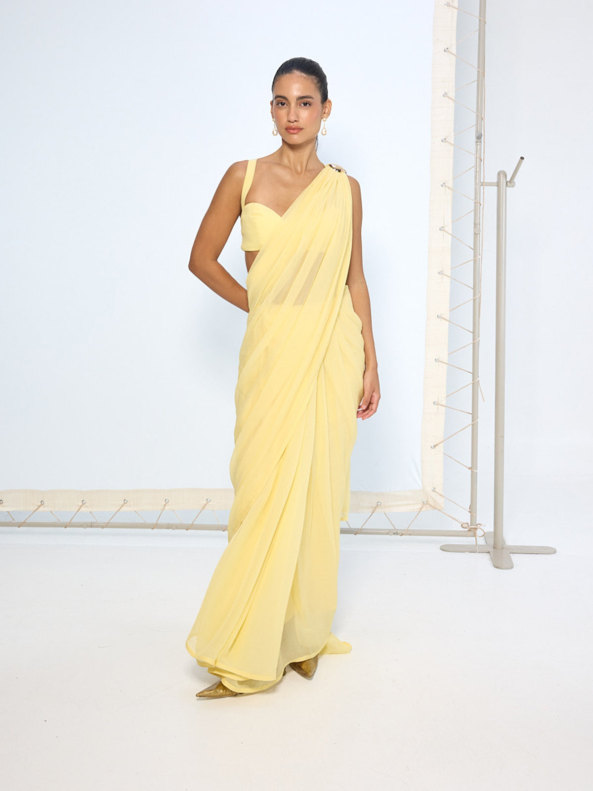 Soft Yellow Movable Brooch Saree