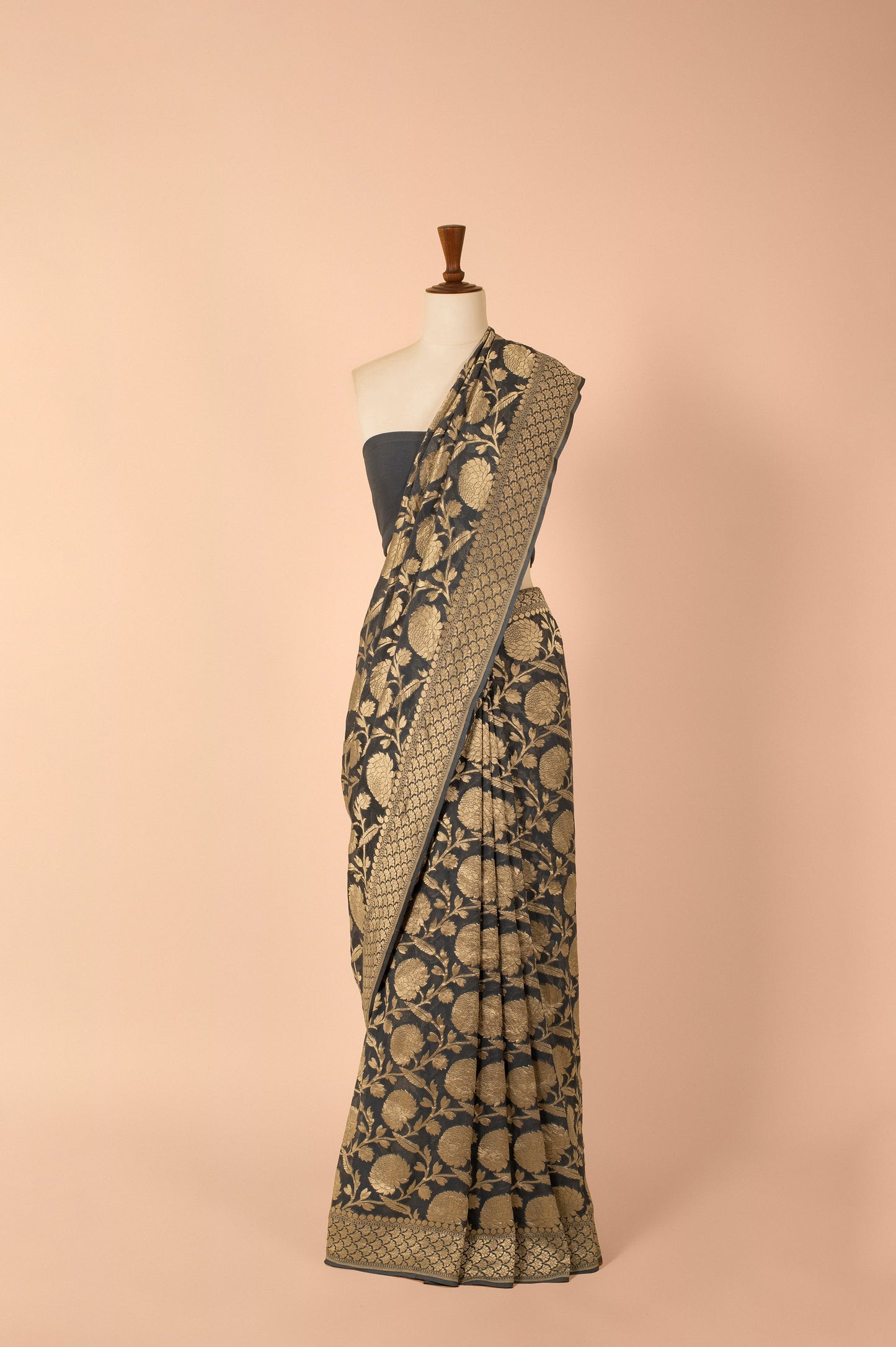 Handwoven Grey Georgette Sari