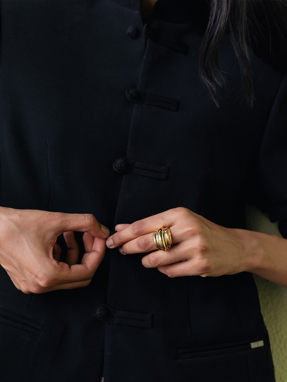 MATTE BLACK HOURGLASS BLAZER
