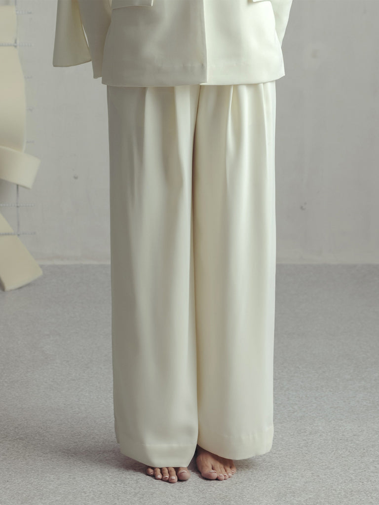 ANTIQUE WHITE CREPE PANTS