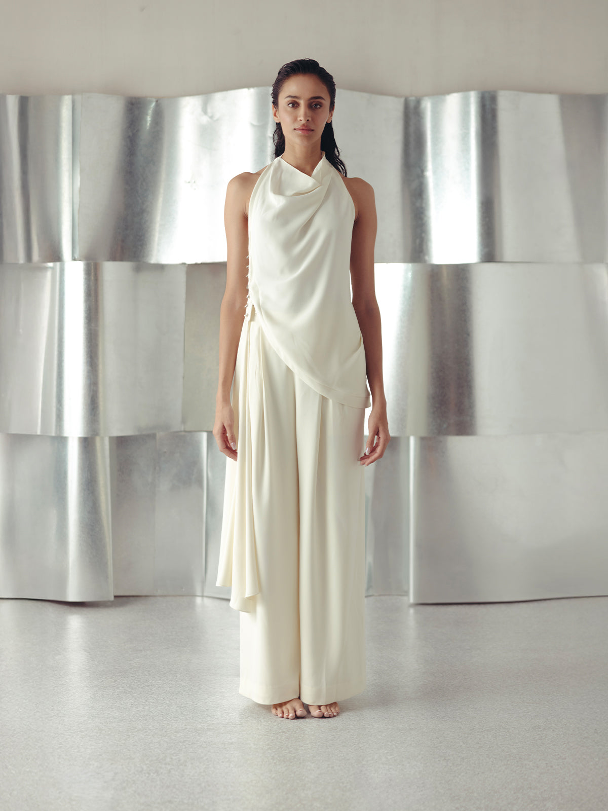 ANITQUE WHITE CREPE TROUSERS