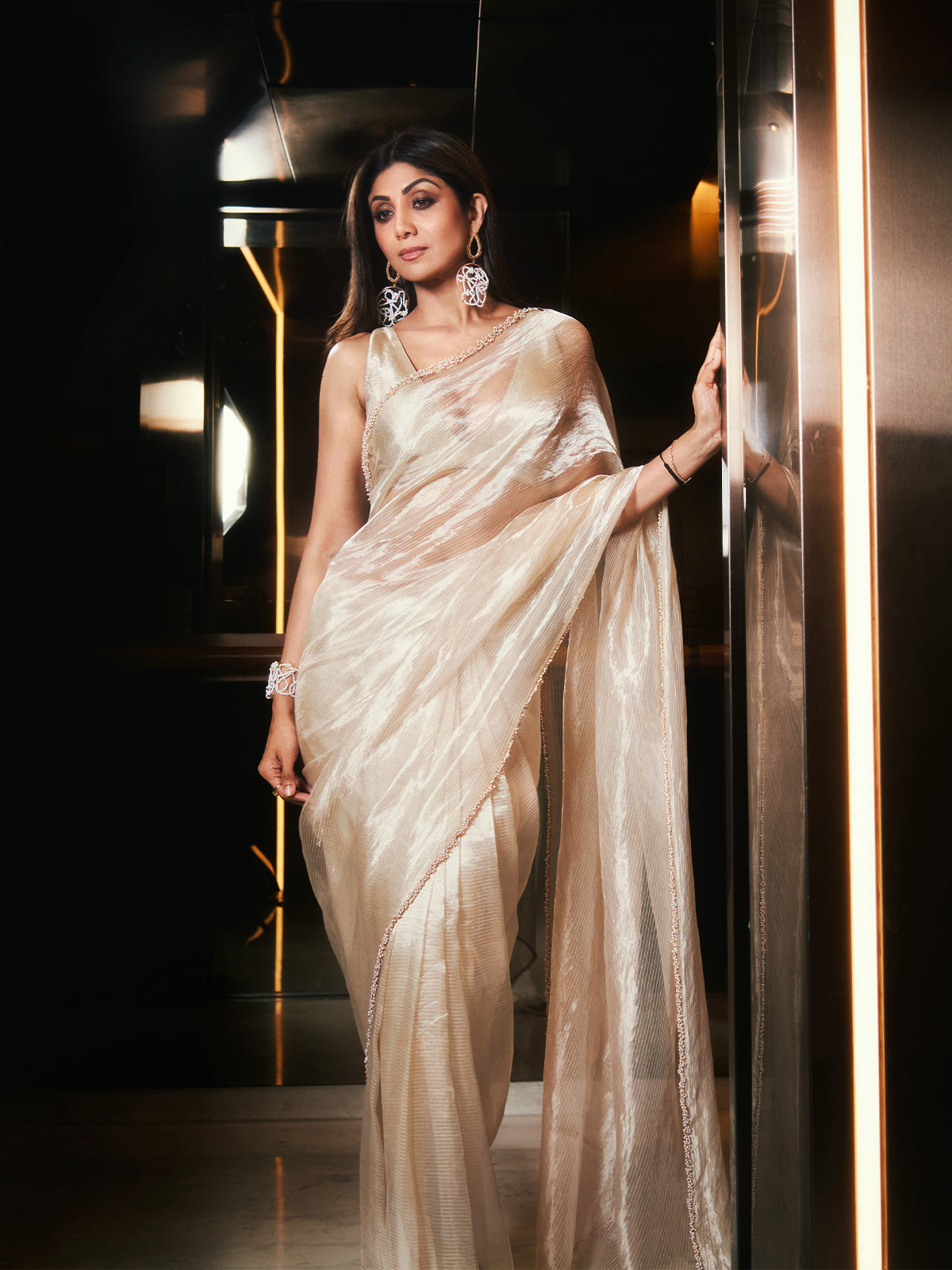 Shilpa Shetty In Handwoven Beige Tissue Saree