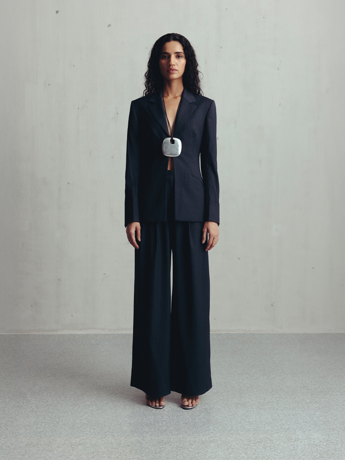 GRAY CONTOURS PINSTRIPE HOURGLASS BLAZER