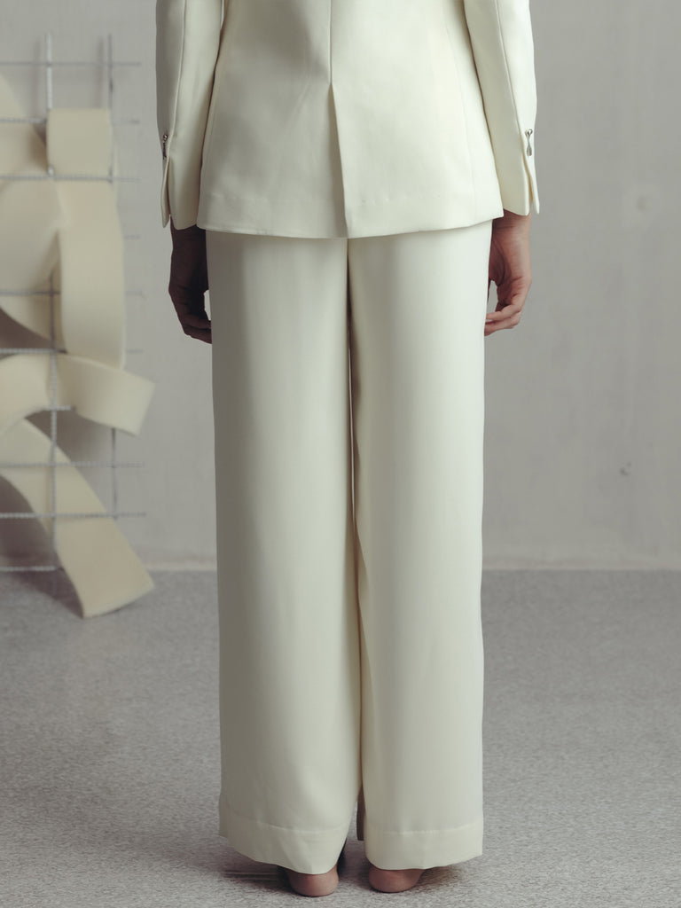 ANTIQUE WHITE CREPE PANTS