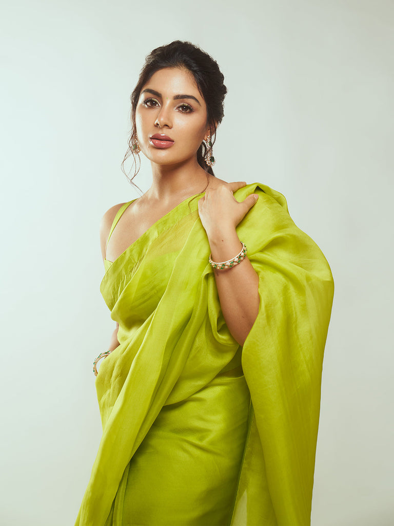 Samyuktha In Handwoven Lime Green Organza Saree