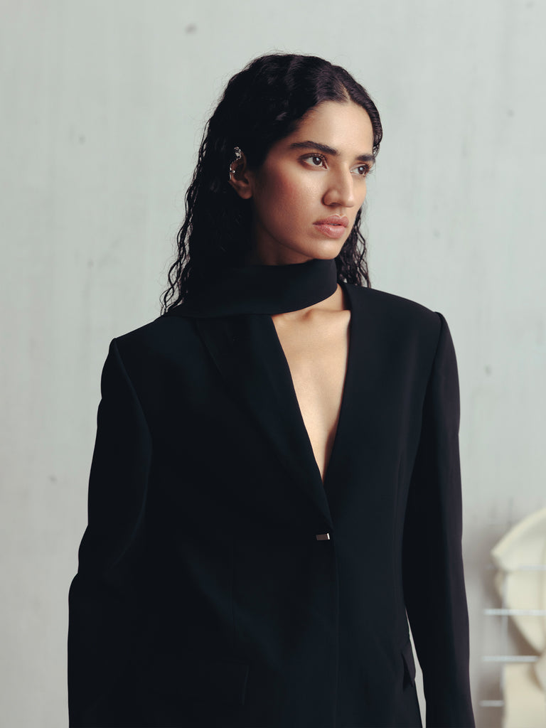 BRISTOL BLACK SCARF BLAZER