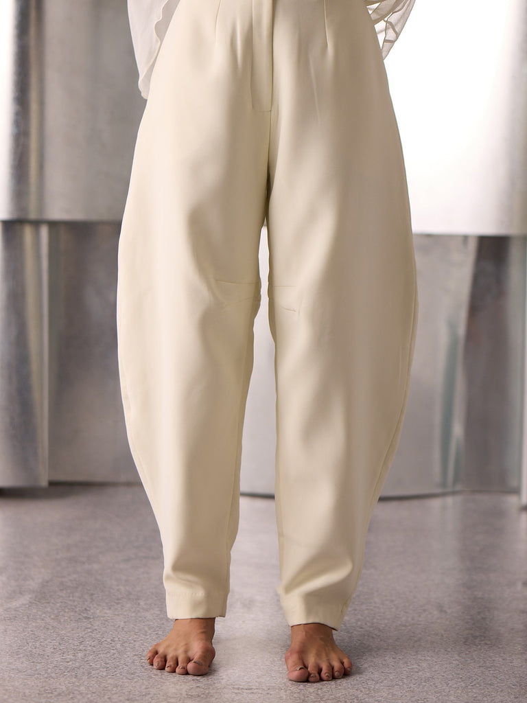 ANTIQUE WHITE CREPE BARREL PANTS