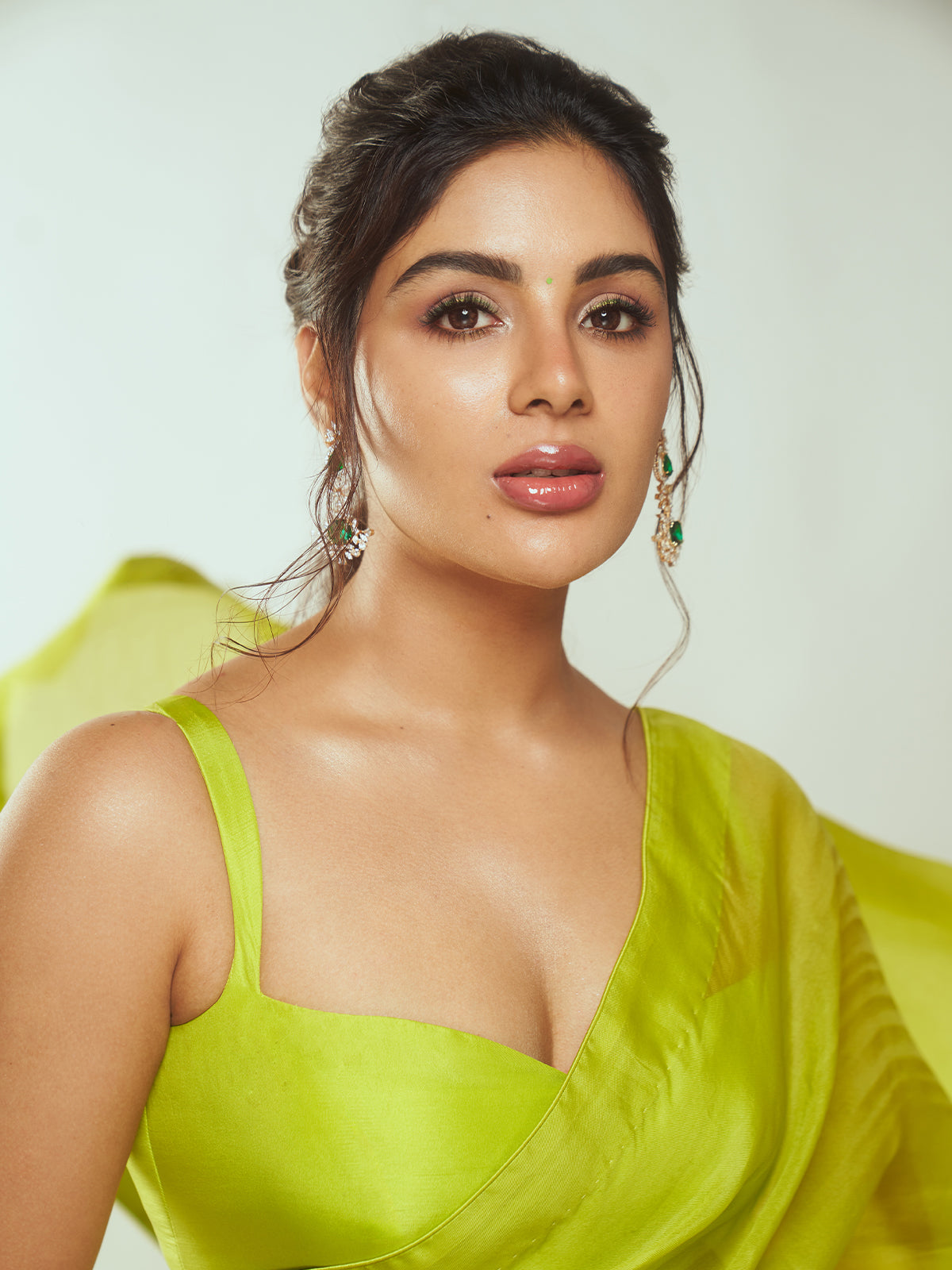 Samyuktha In Handwoven Lime Green Organza Saree