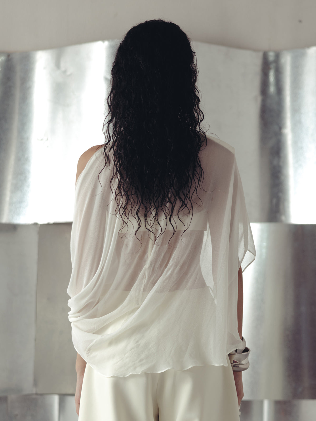 ANTIQUE WHITE ASYMMETRIC GEORGETTE TOP