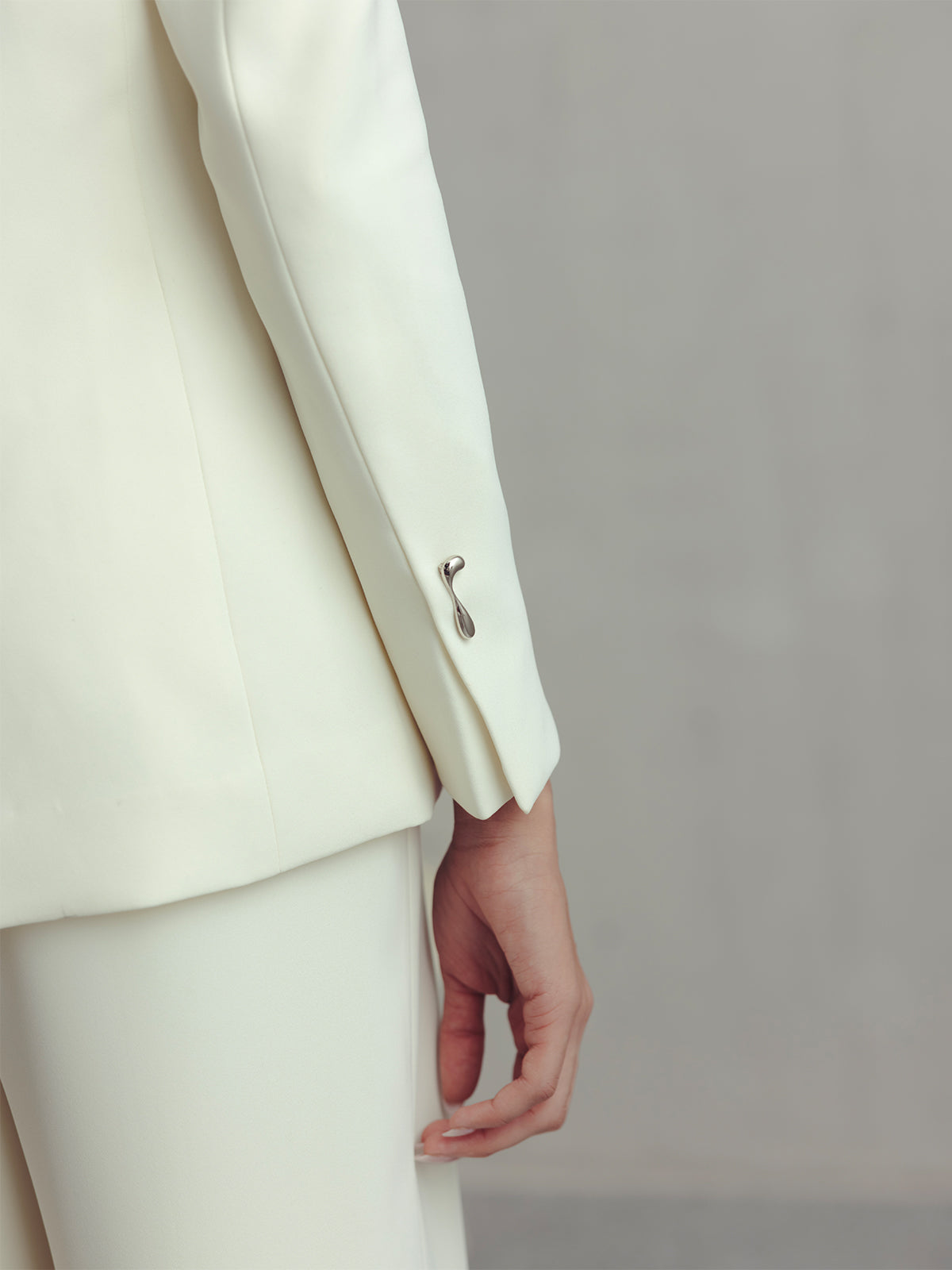ANTIQUE WHITE SCARF BLAZER