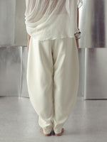 ANTIQUE WHITE CREPE BARREL PANTS