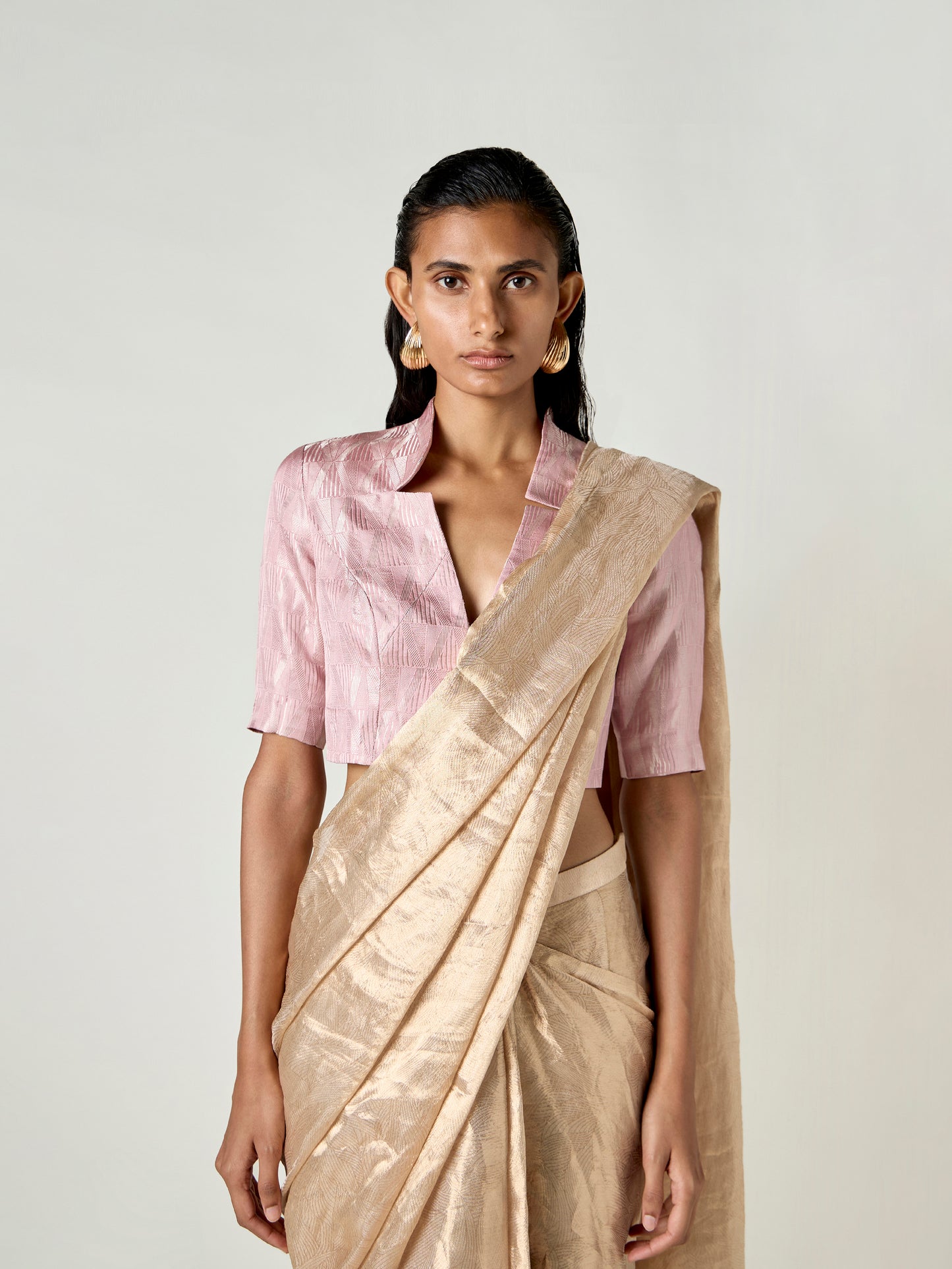 Nivi Handwoven Pre-draped Saree