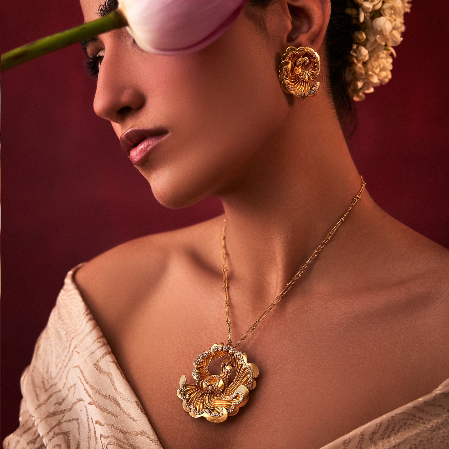 Odeta Pendant cum Brooch