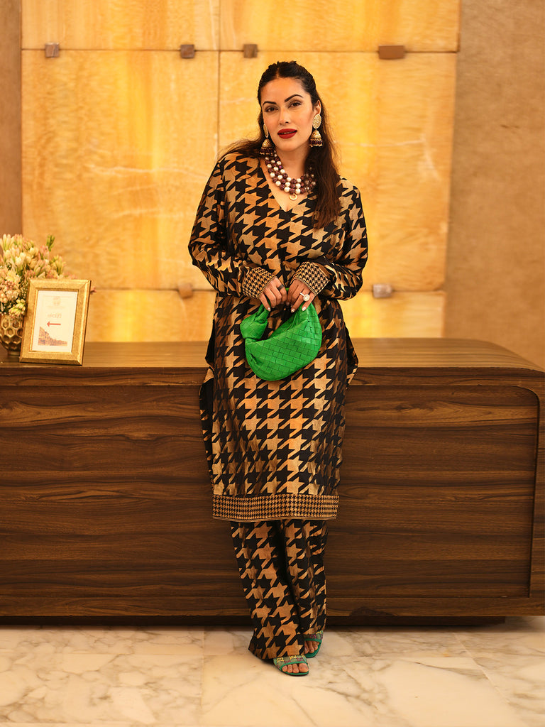 Himani Shah in Black Gerum Kurta Set