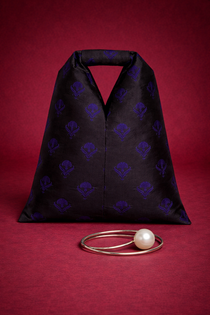 The Black & White Accessory Kit