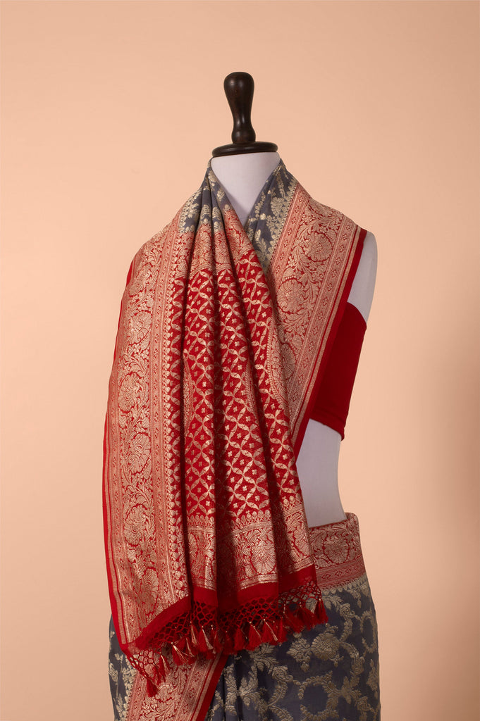 Handwoven Grey Georgette Saree