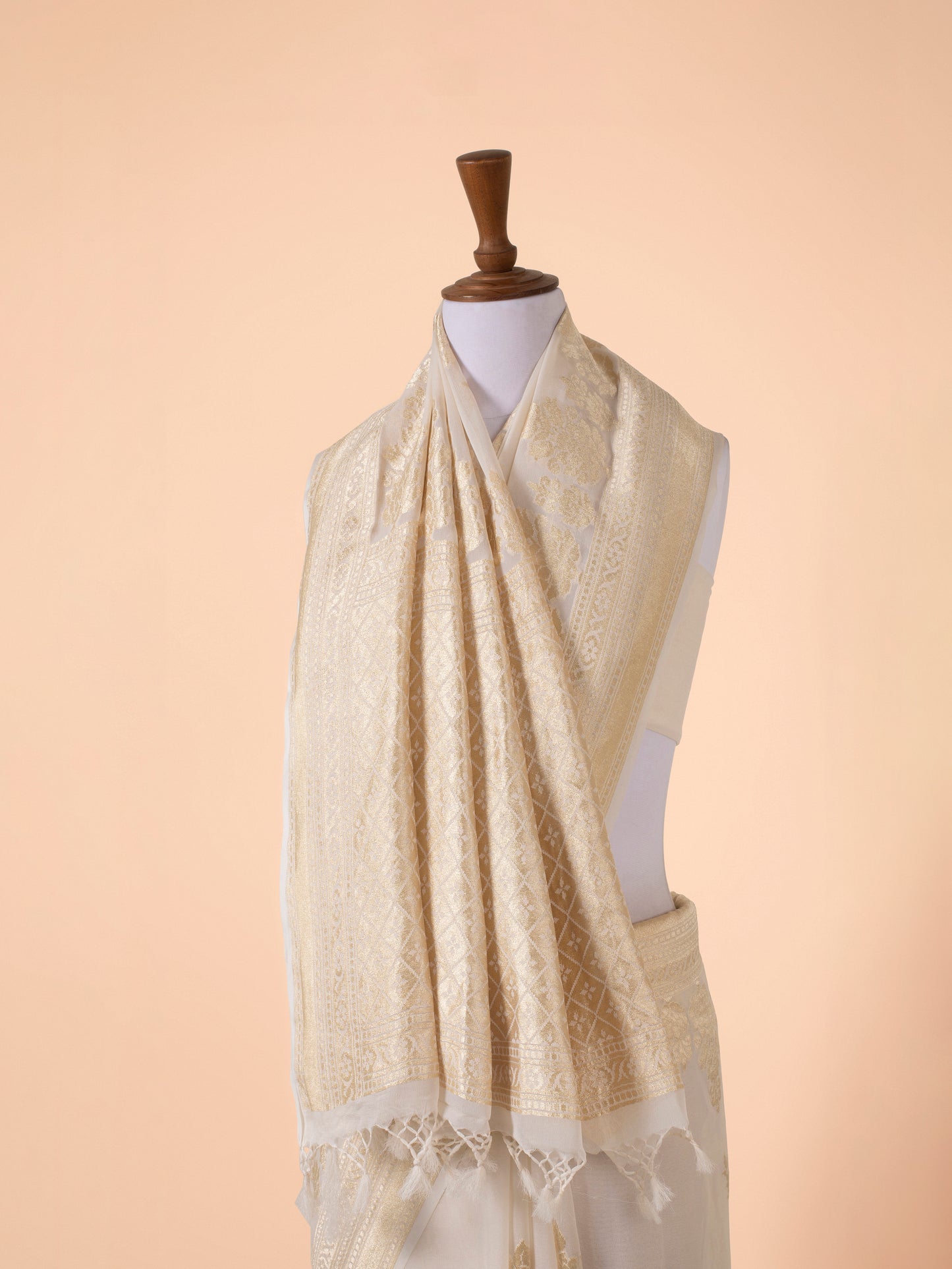 Handwoven Off White Georgette Saree