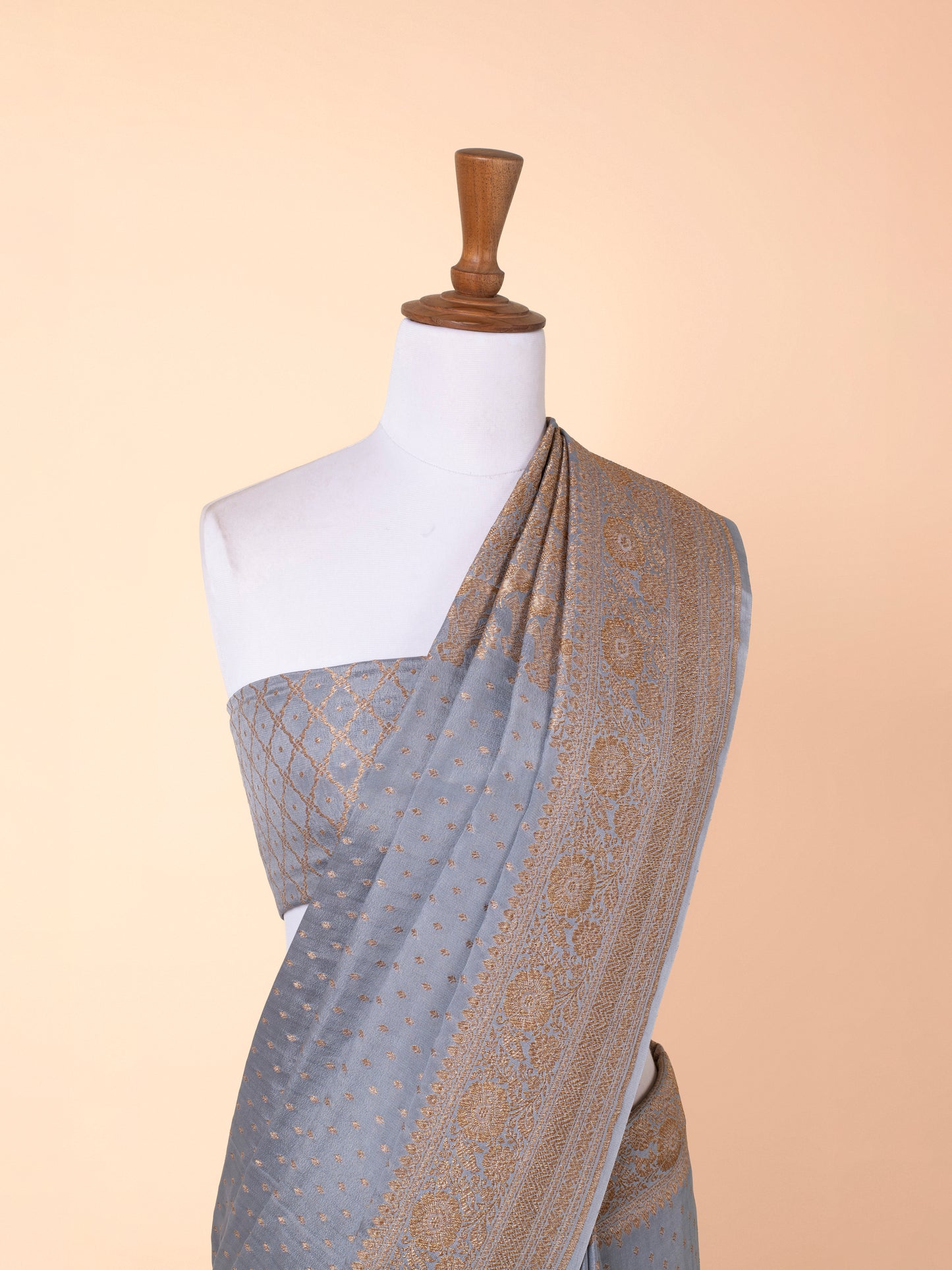 Handwoven Grey Silk Saree