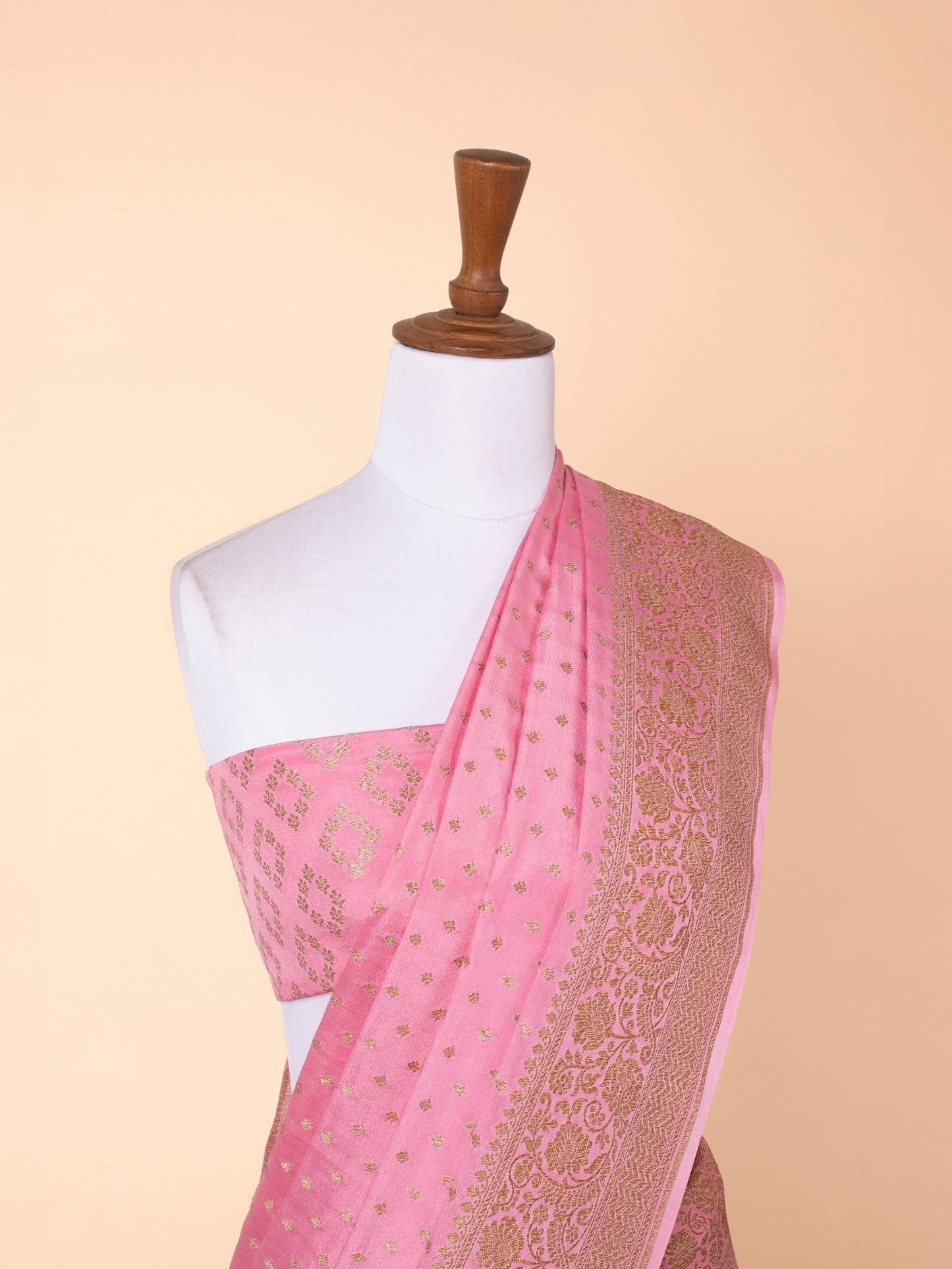 Handwoven Pink Georgette Saree