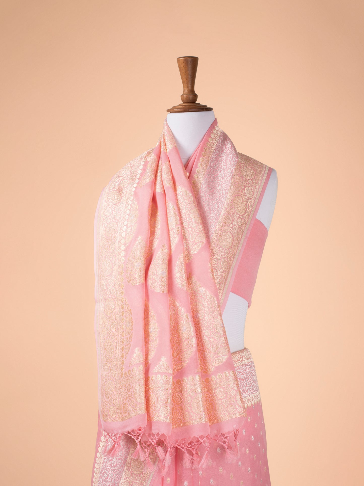 Handwoven Pink Georgette Saree