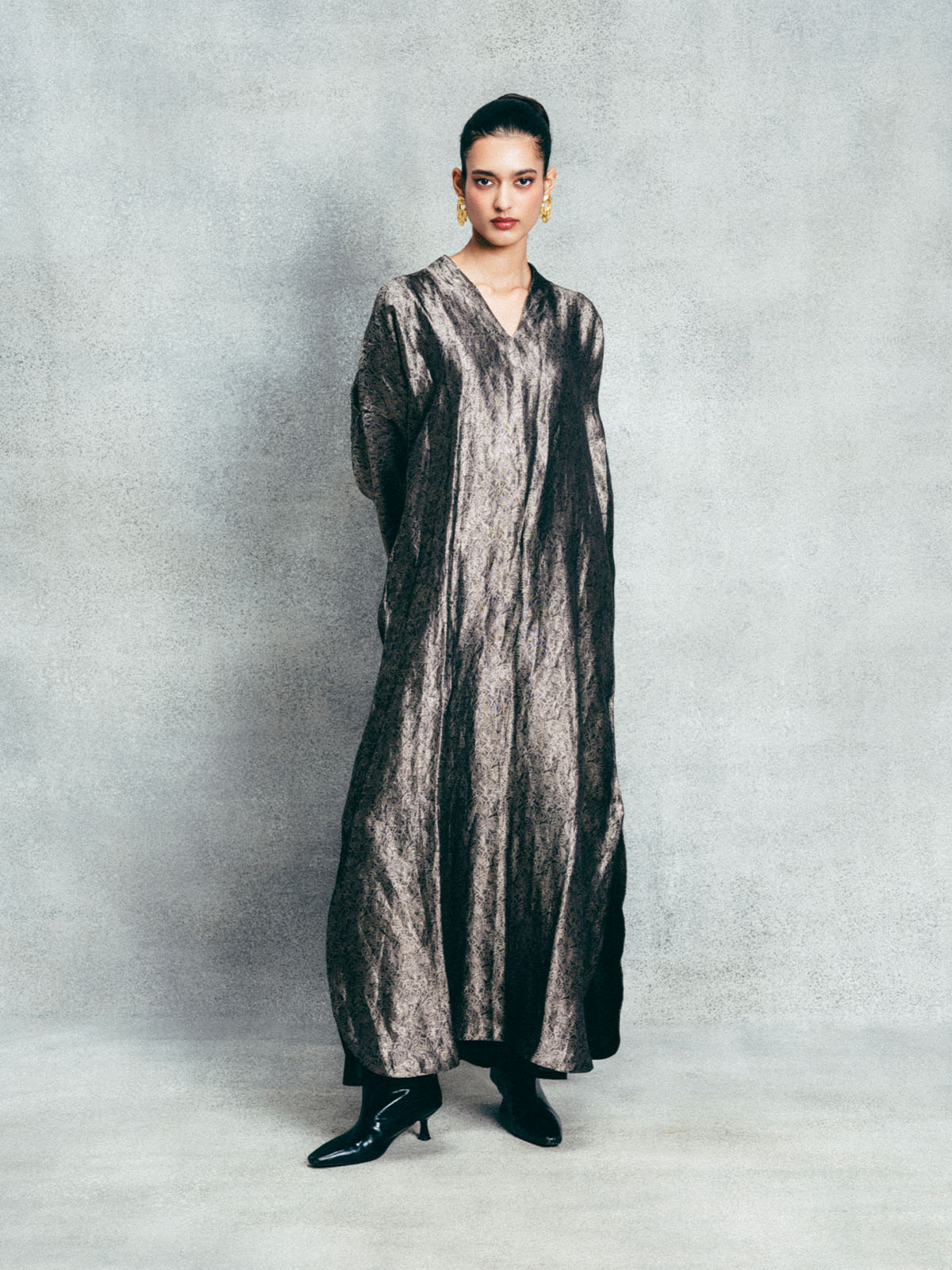 Handwoven Tar Black Banarasi Kaftan
