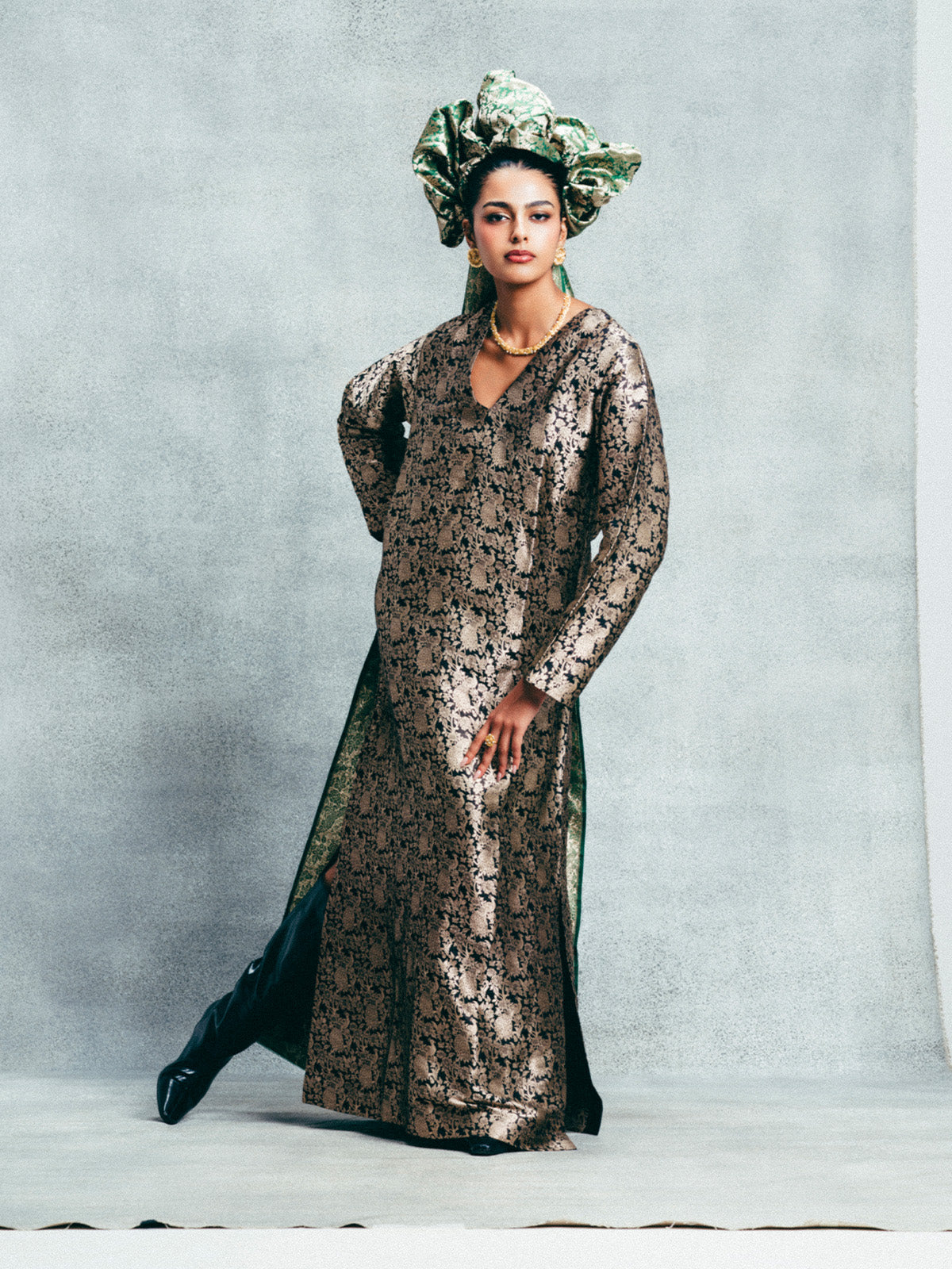 Handwoven Black & Gold Banarasi Kaftan