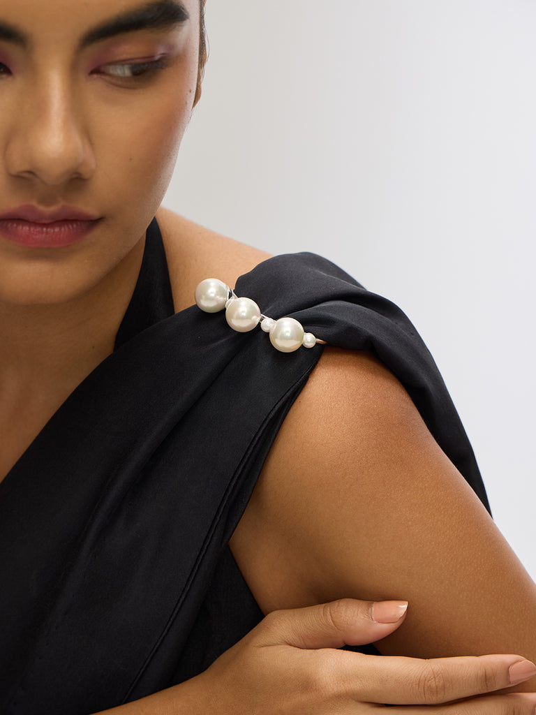 The Christy Pallu Holder