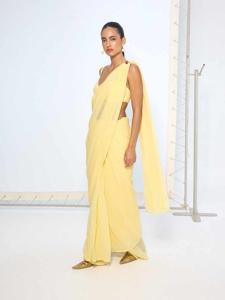 Soft Yellow Movable Brooch Saree