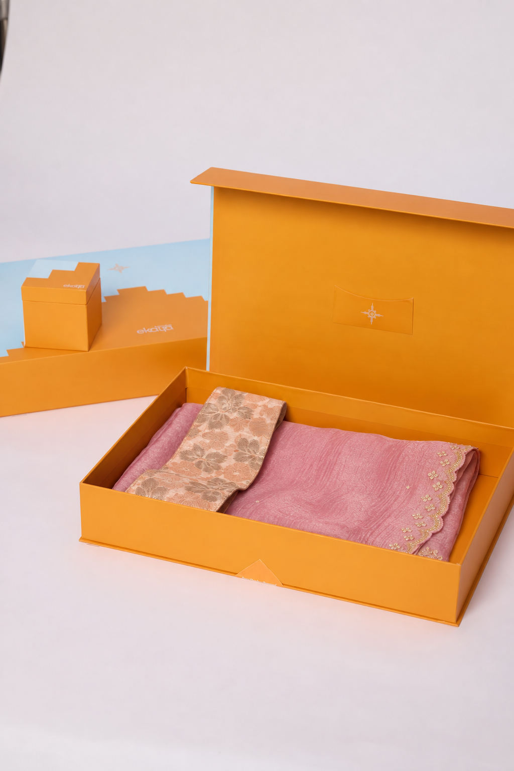 Handwoven Pink Dupatta & Banarasi Belt Gift Set