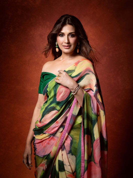 Sonali Bendre in Multicolour Chiffon Digital Print Saree