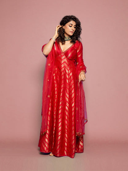 Tahira Kashyap In Handwoven Maroon Silk Suit