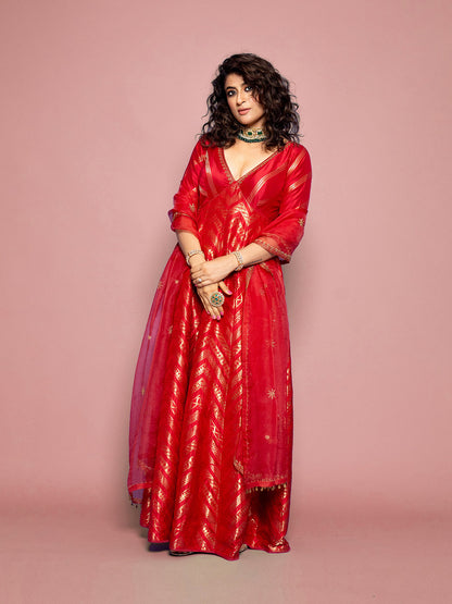 Tahira Kashyap In Handwoven Maroon Silk Suit