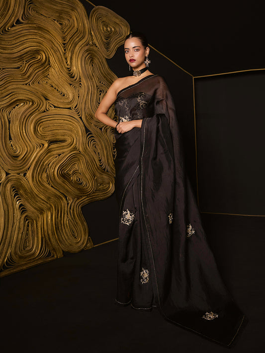 The 'Midnight Kiss' Saree