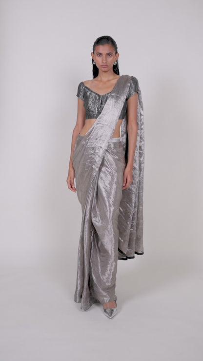 Nivi Handwoven Pre-draped Saree