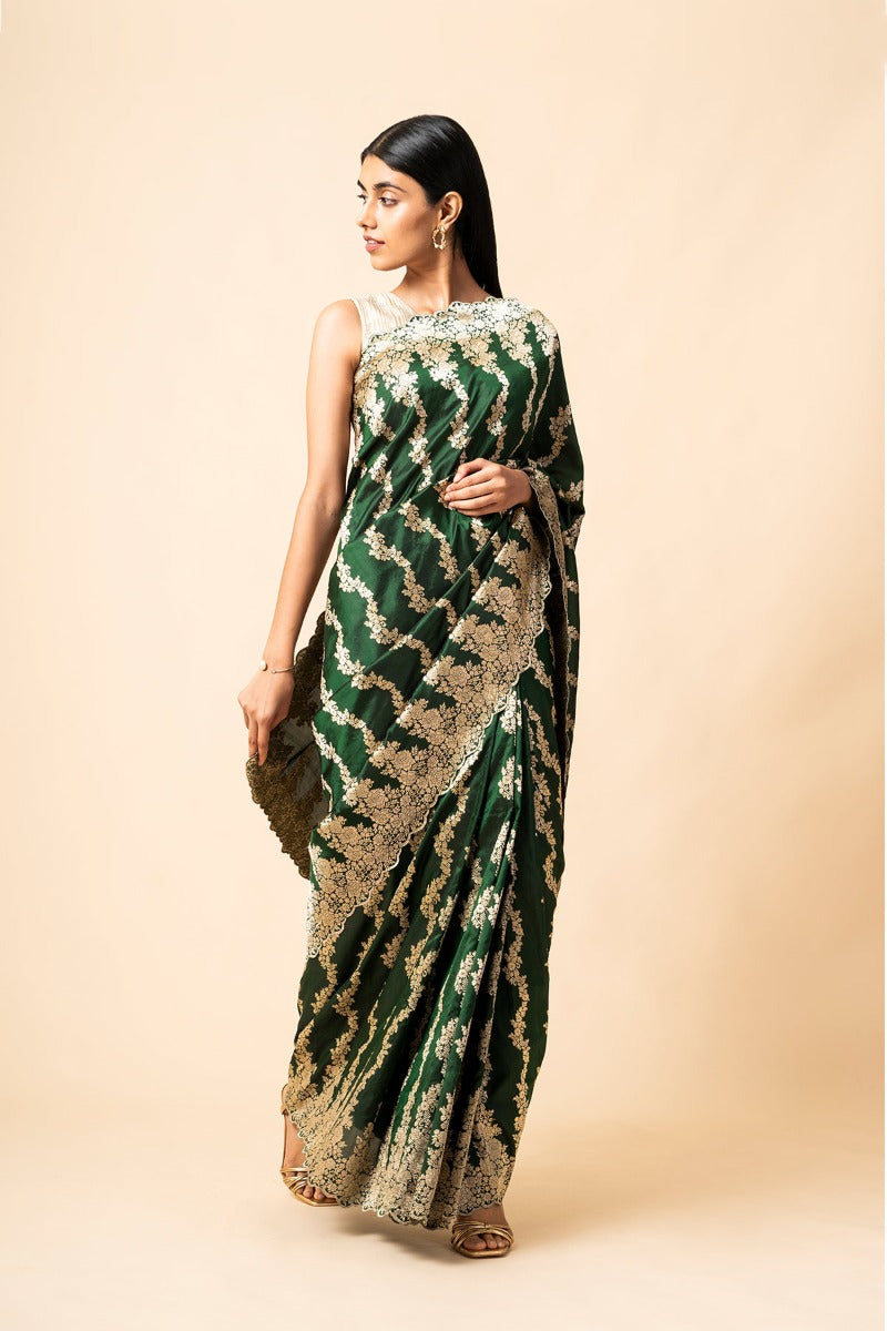 Handwoven Emerald Green Banarasi Silk Sari with Scallop border