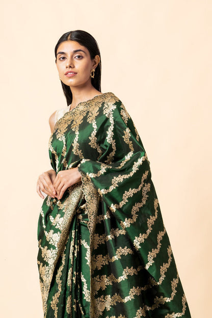 Handwoven Emerald Green Banarasi Silk Sari with Scallop border