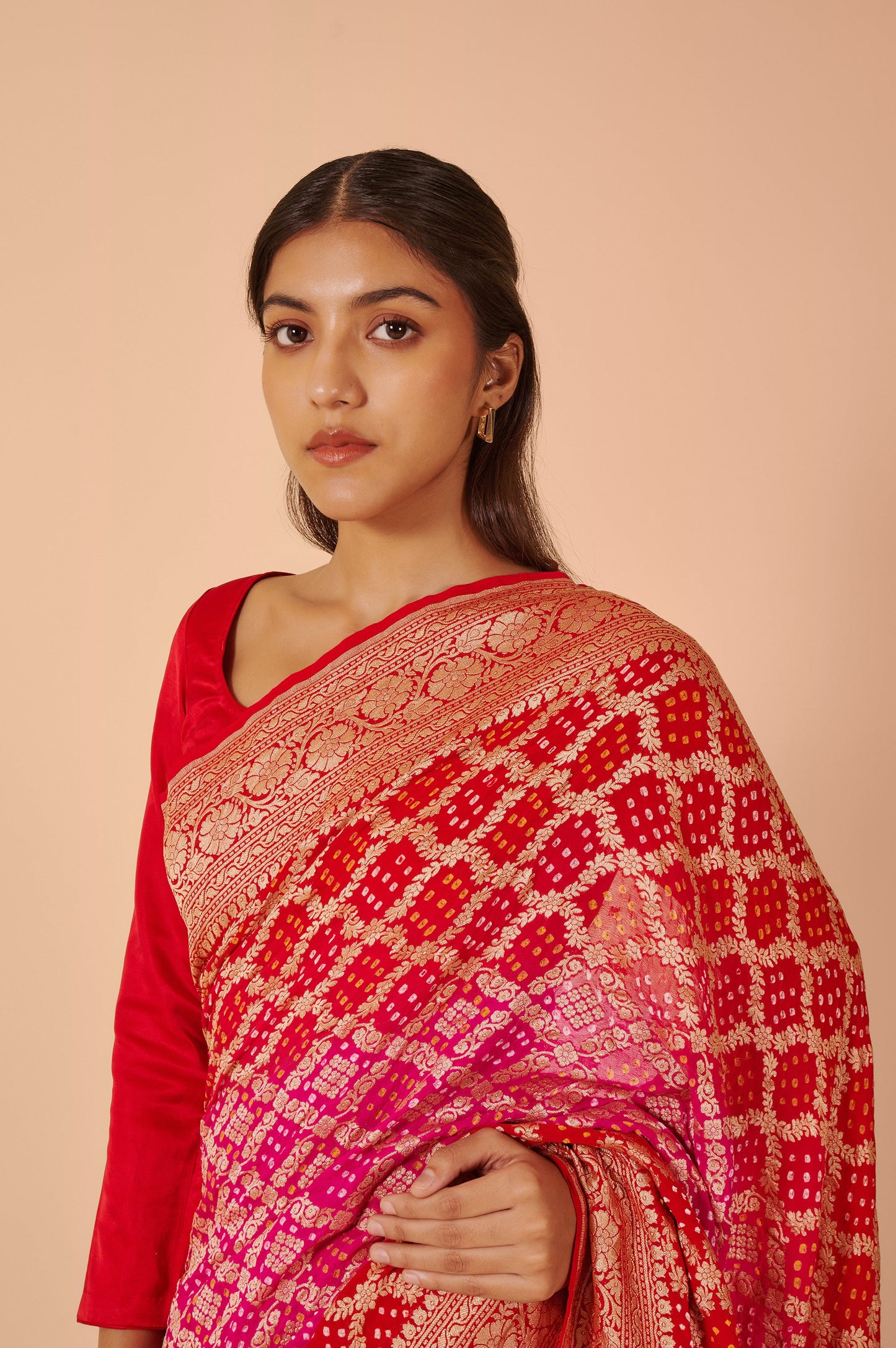 Handwoven Red and Pink Bandhani Sari