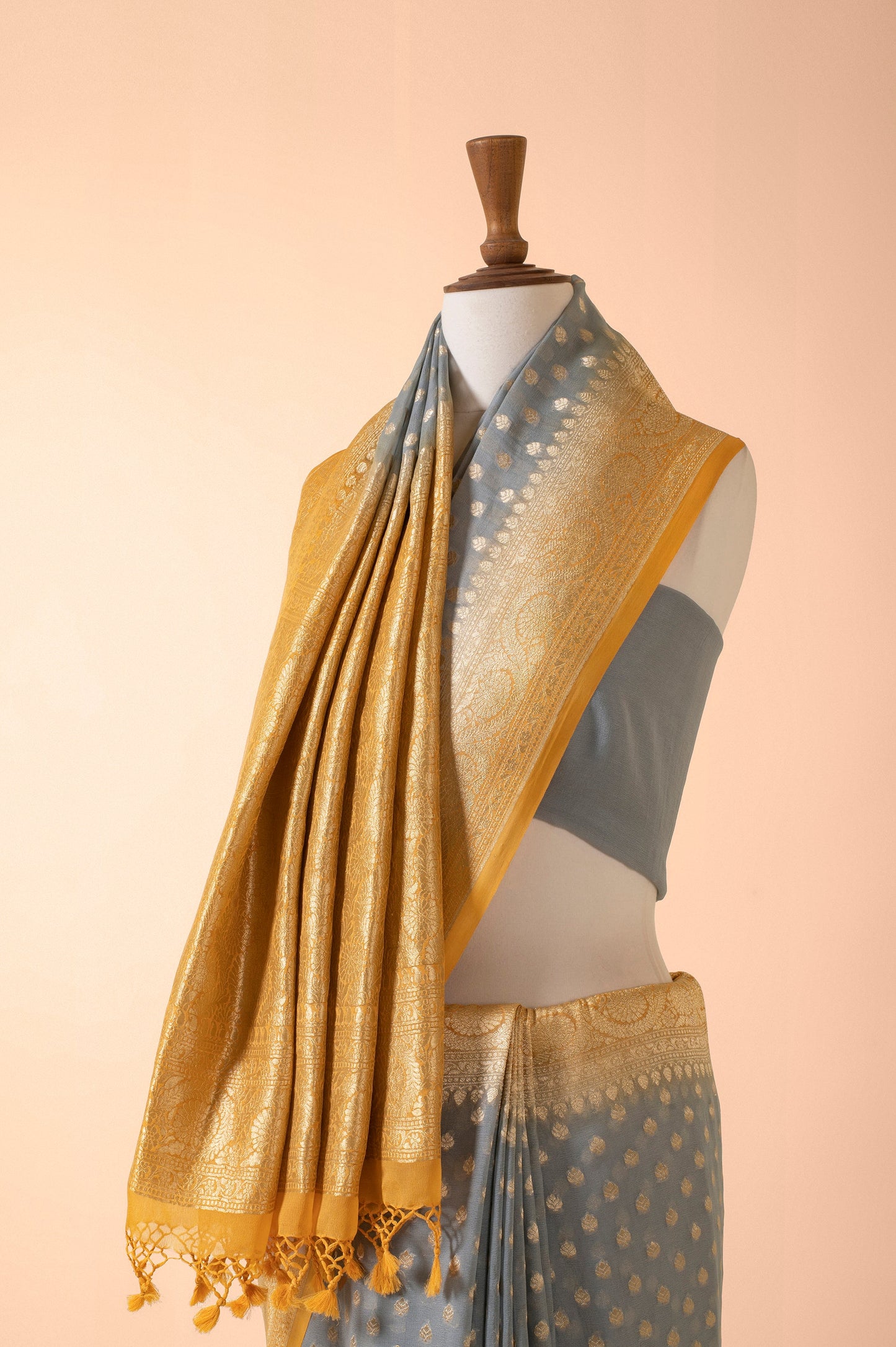 Handwoven Grey Georgette Sari