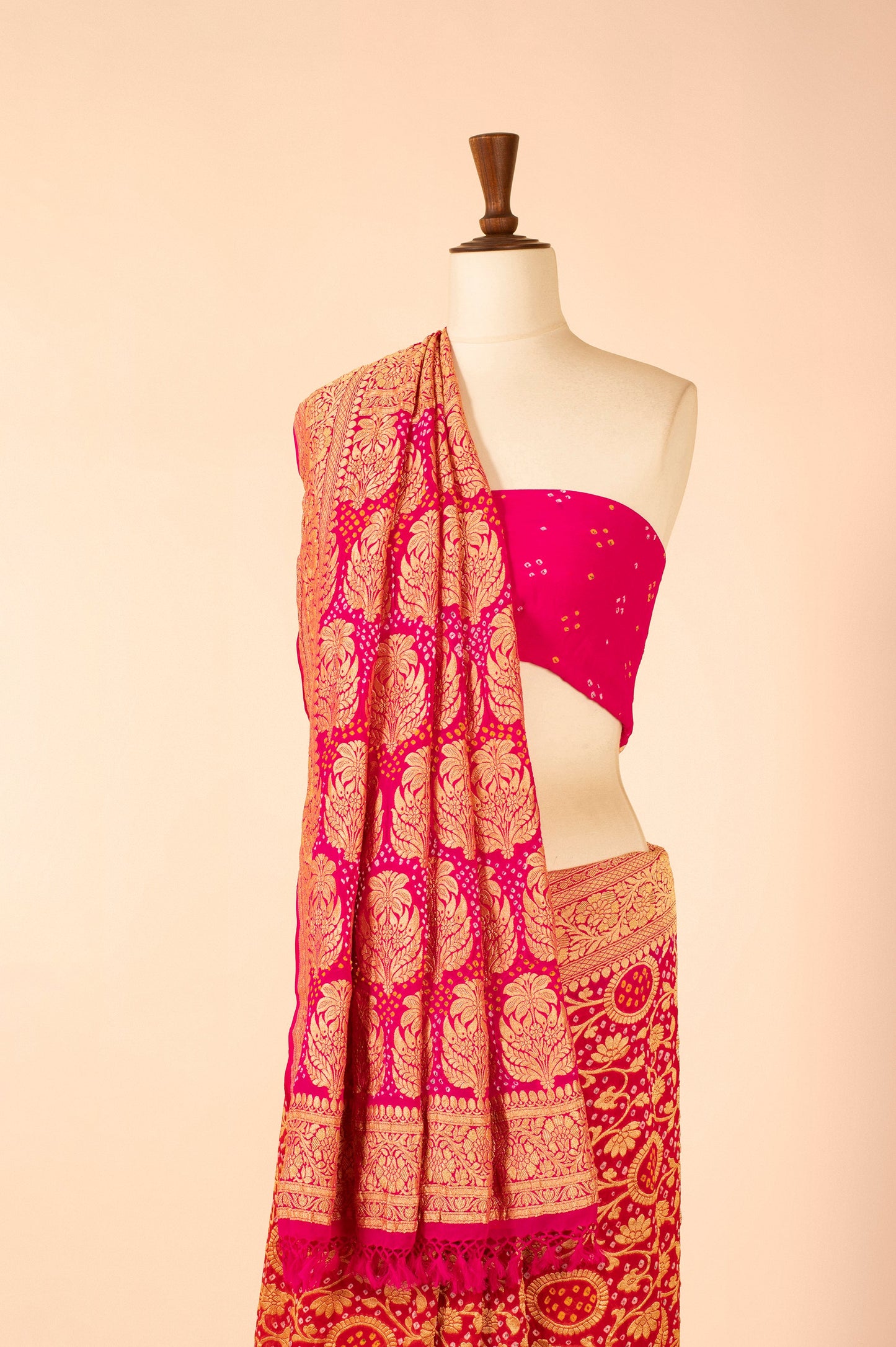 Handwoven Red and Pink Georgette Bandhani Saree