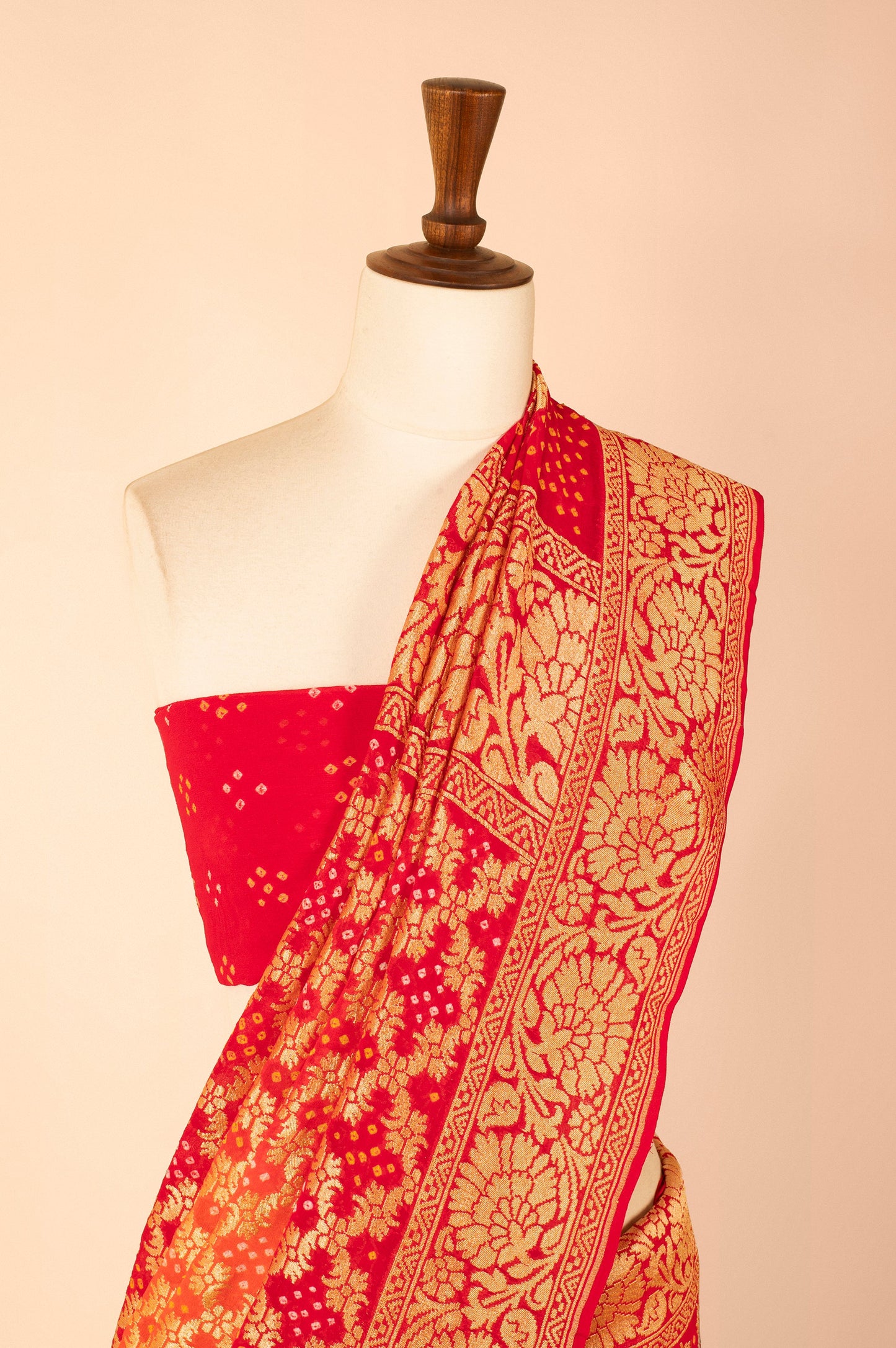 Handwoven Red and Orange Georgette Bandhani Sari