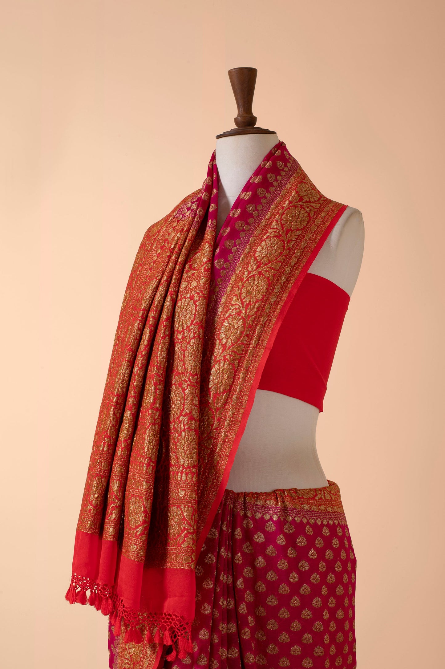 Handwoven Pink Georgette Sari