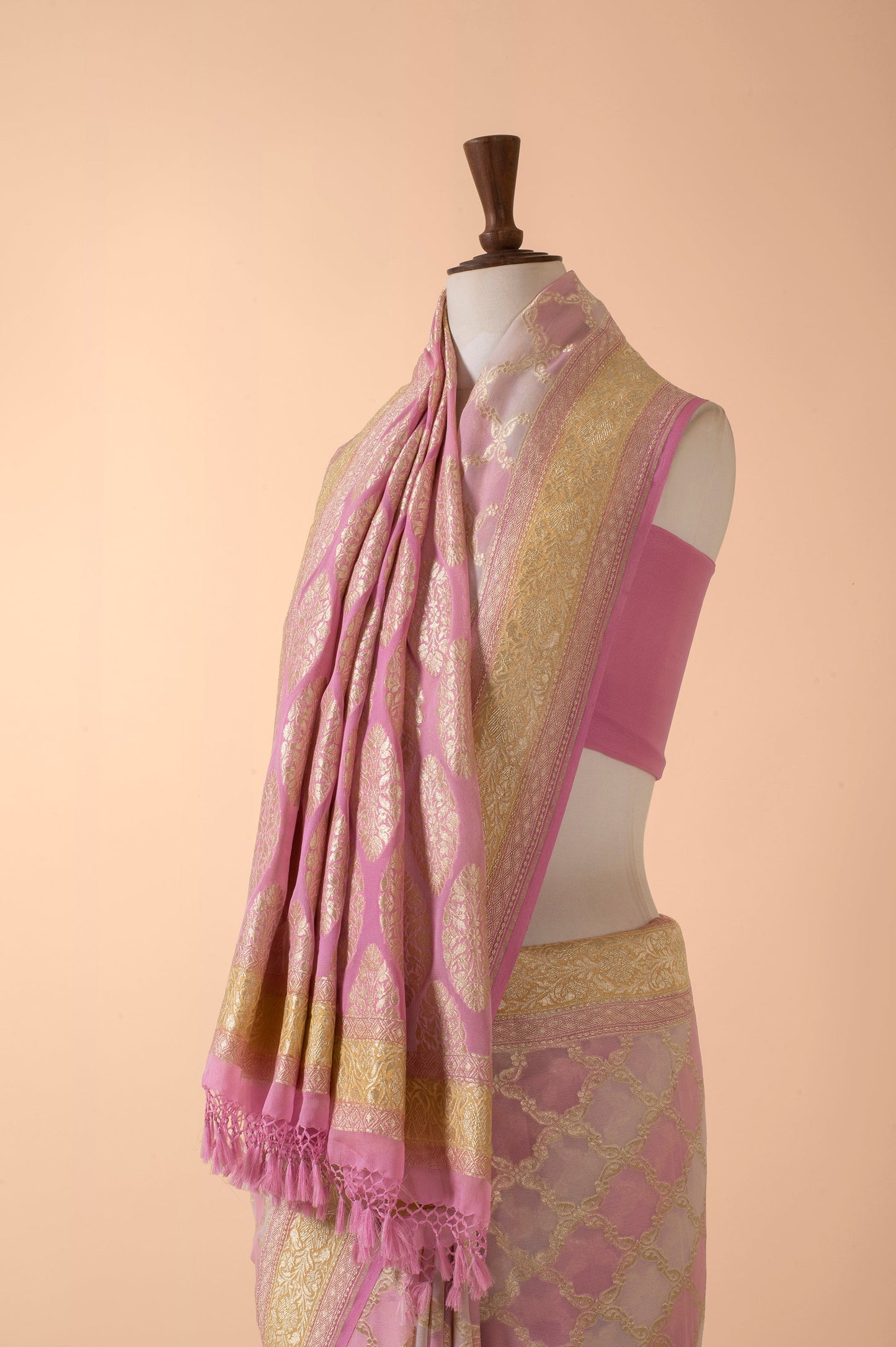 Handwoven Pink Georgette Sari