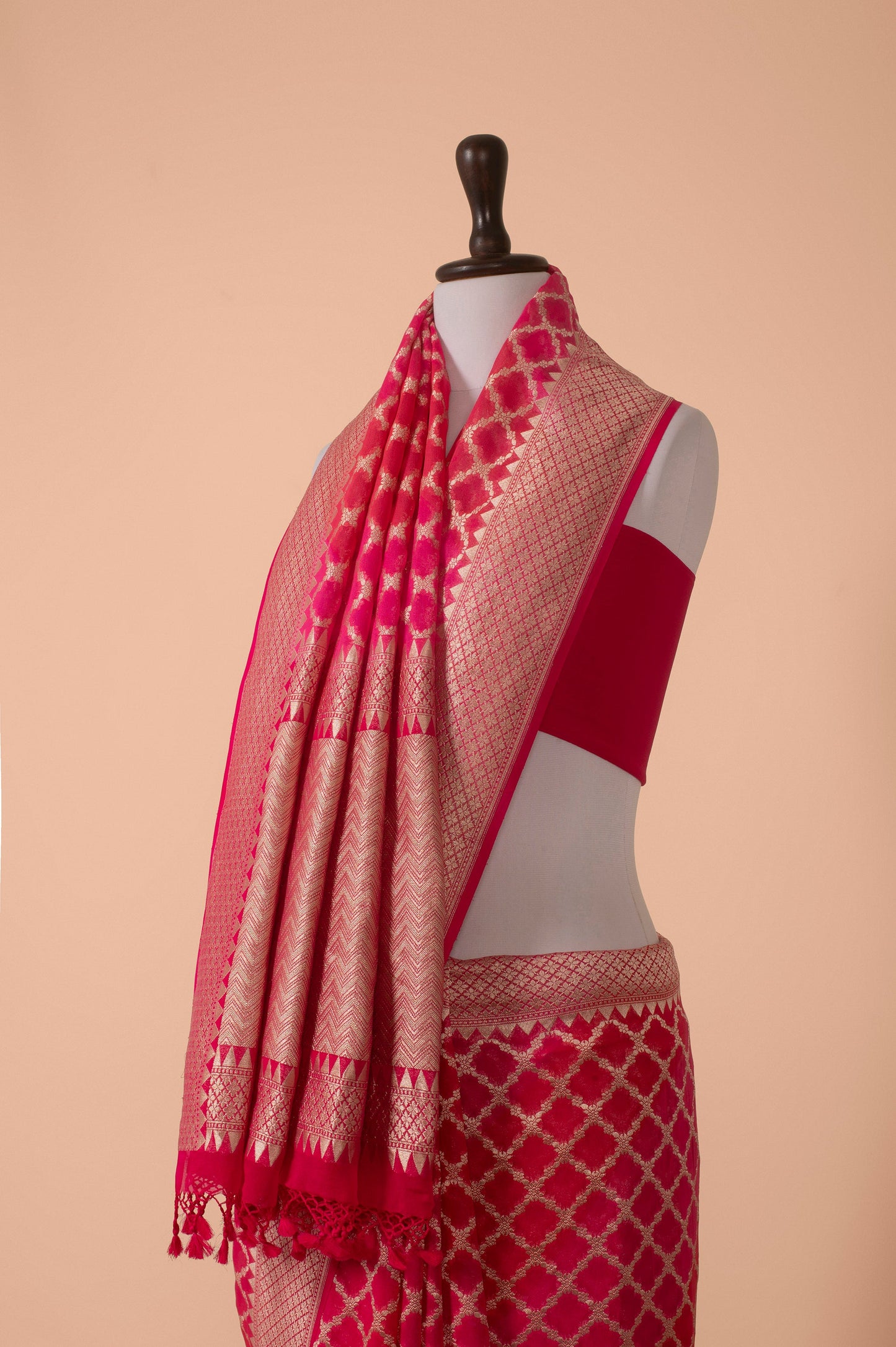 Handwoven Pink Georgette Saree