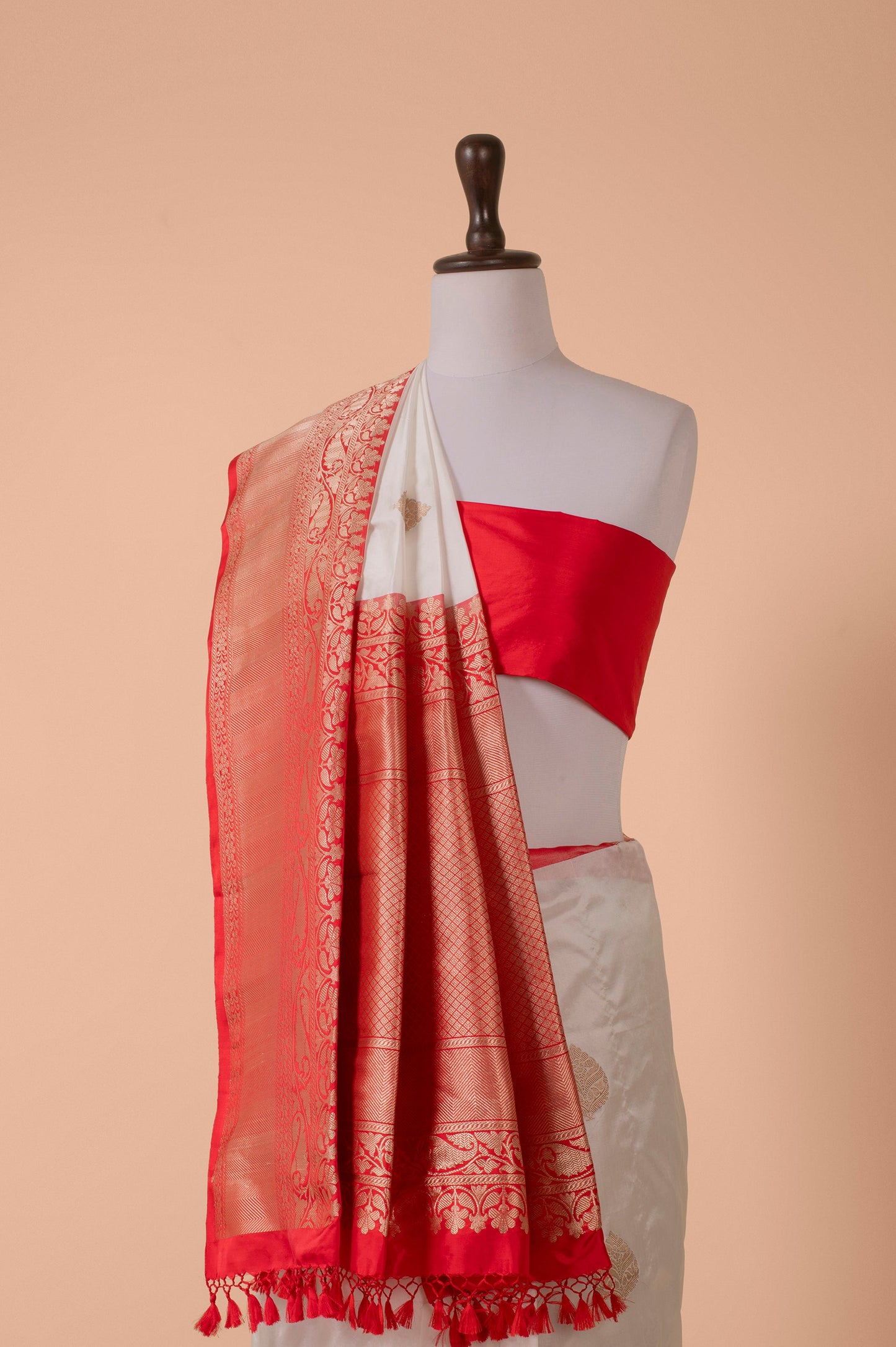 Handwoven White Silk Saree