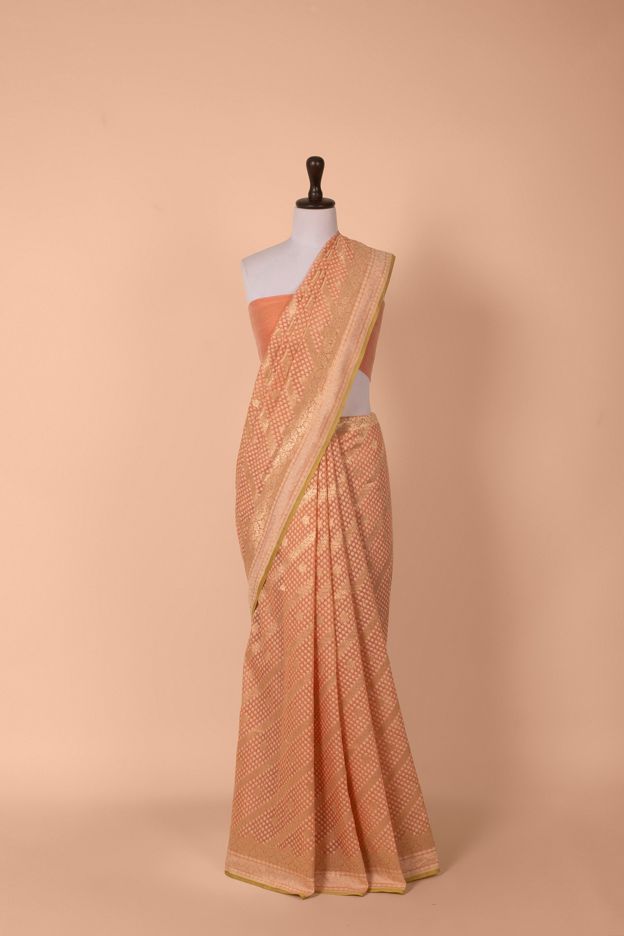 Lucknowi Chikankari Peach Cotton Saree – Sunasa