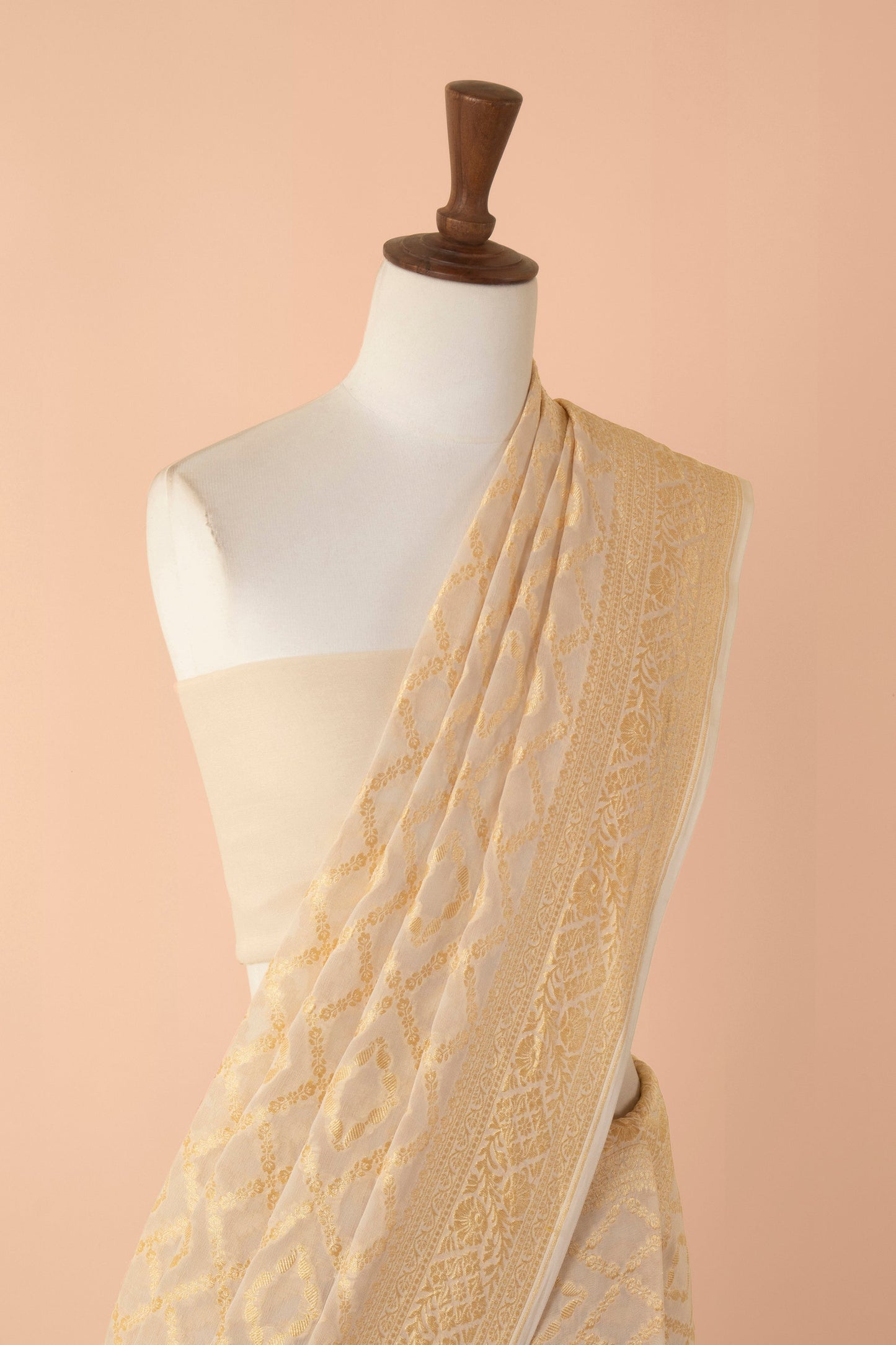 Handwoven Cream Georgette Sari